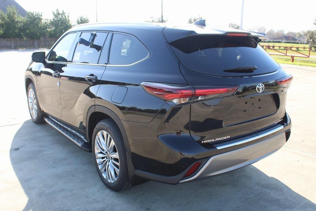 new 2025 Toyota Highlander Hybrid car, priced at $57,600