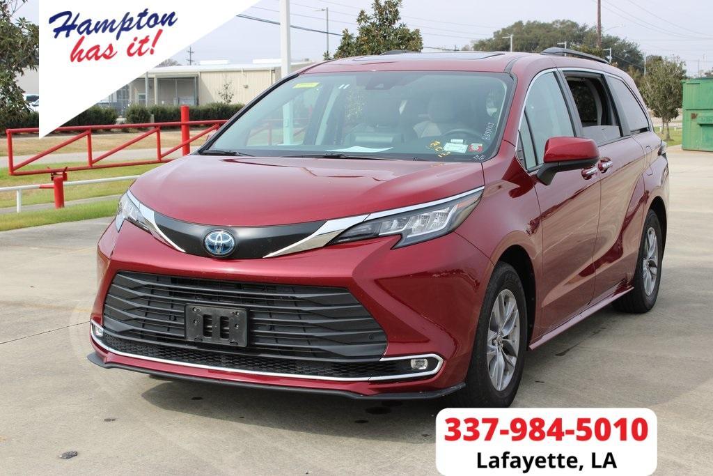 used 2023 Toyota Sienna car, priced at $43,999