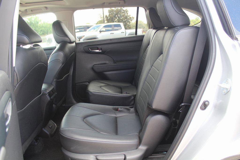 used 2024 Toyota Highlander car, priced at $37,895