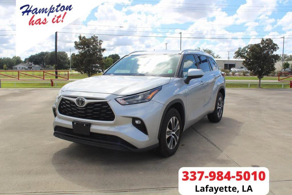 used 2024 Toyota Highlander car, priced at $37,895