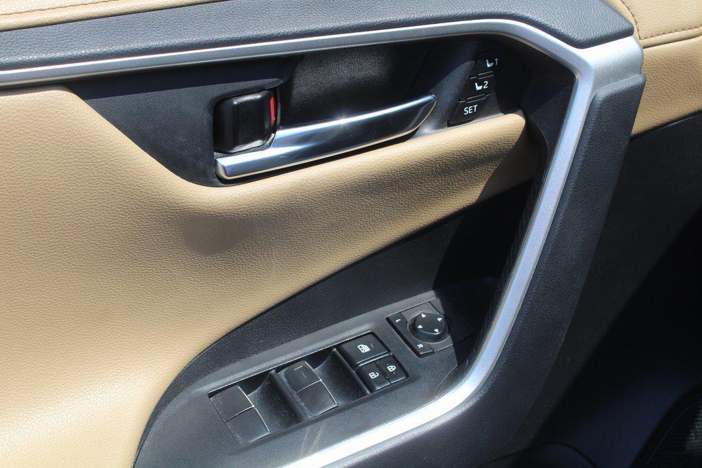 used 2020 Toyota RAV4 car, priced at $23,995