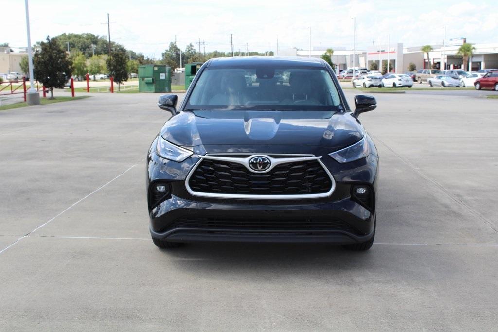 used 2023 Toyota Highlander car, priced at $34,995