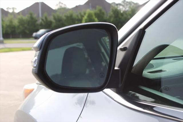 used 2015 Toyota Highlander car, priced at $16,900