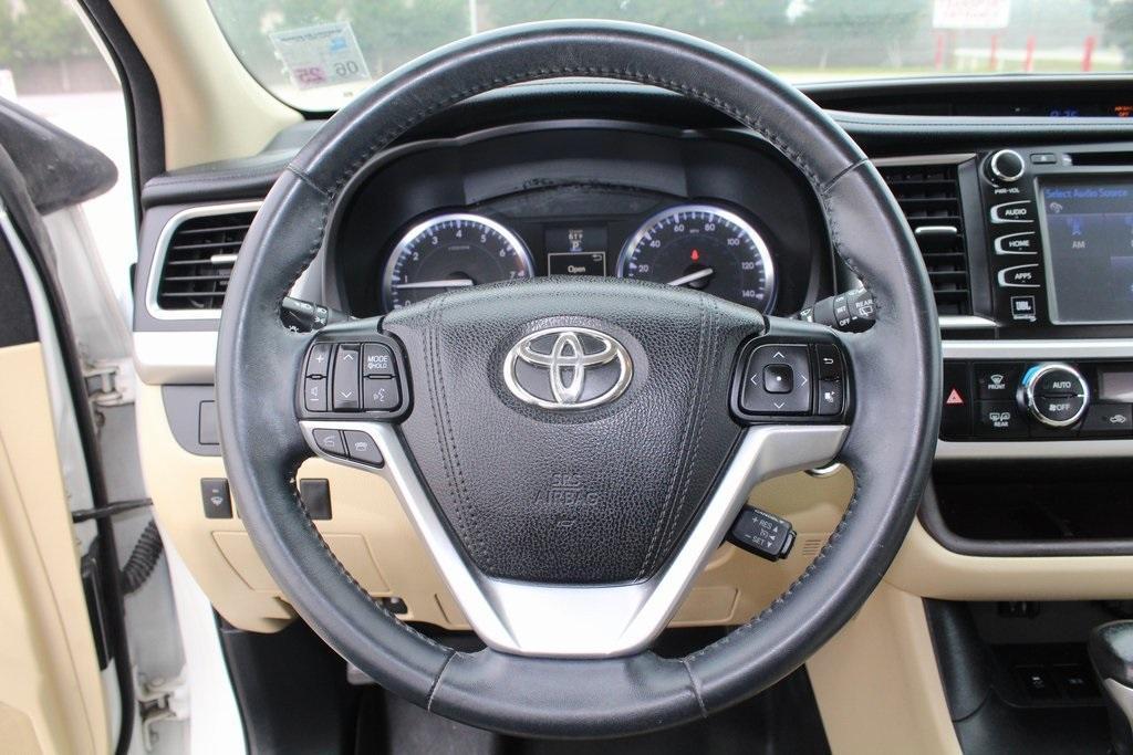 used 2015 Toyota Highlander car, priced at $19,999