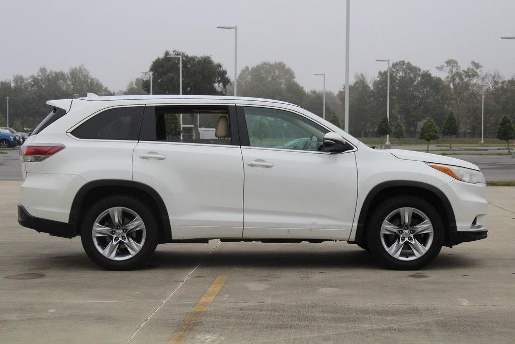 used 2015 Toyota Highlander car, priced at $19,999