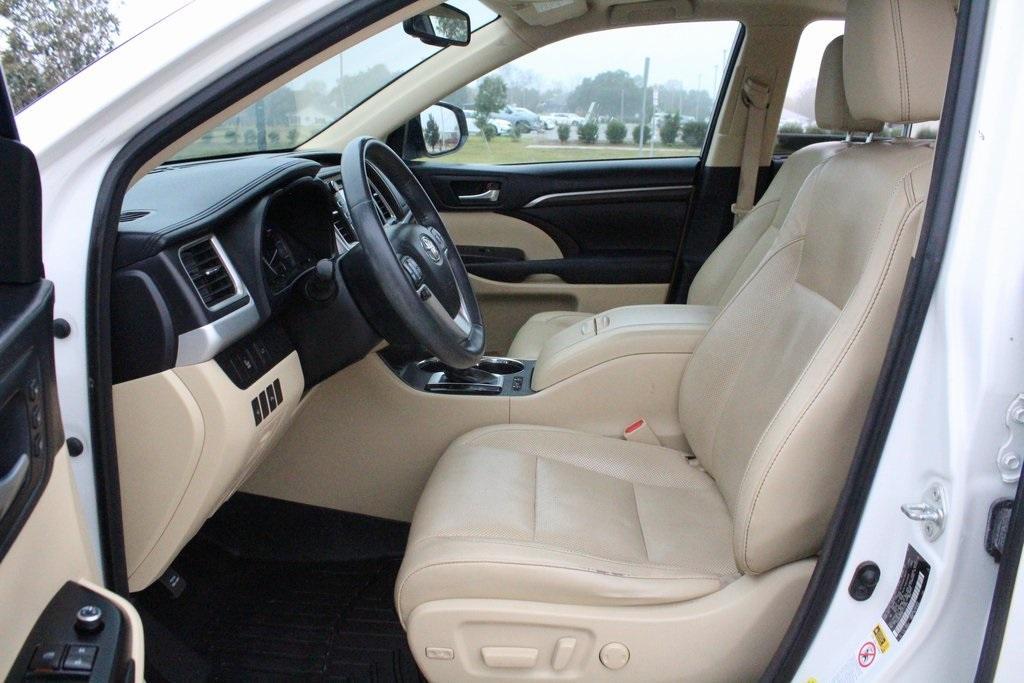 used 2015 Toyota Highlander car, priced at $19,999