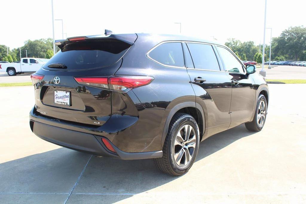 used 2021 Toyota Highlander car, priced at $28,595