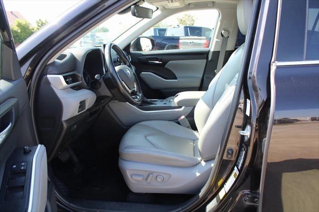used 2021 Toyota Highlander car, priced at $30,995