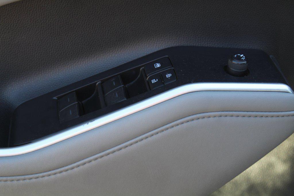 used 2021 Toyota Highlander car, priced at $28,595