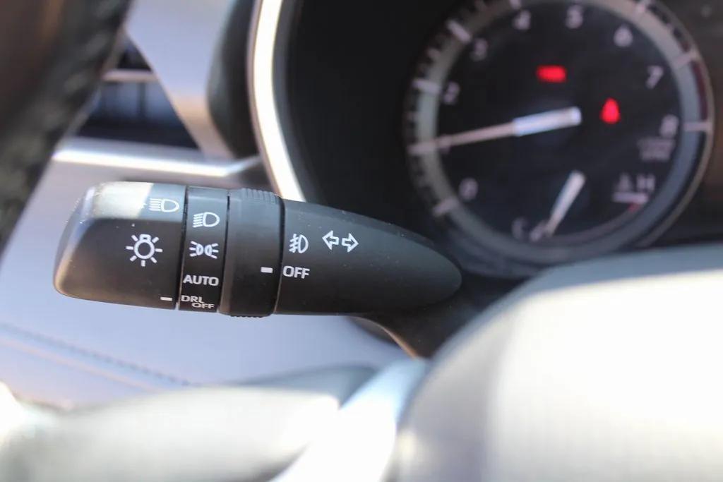 used 2021 Toyota Highlander car, priced at $28,595