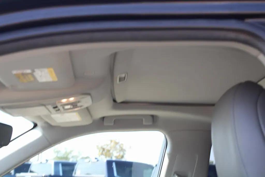 used 2021 Toyota Highlander car, priced at $28,595