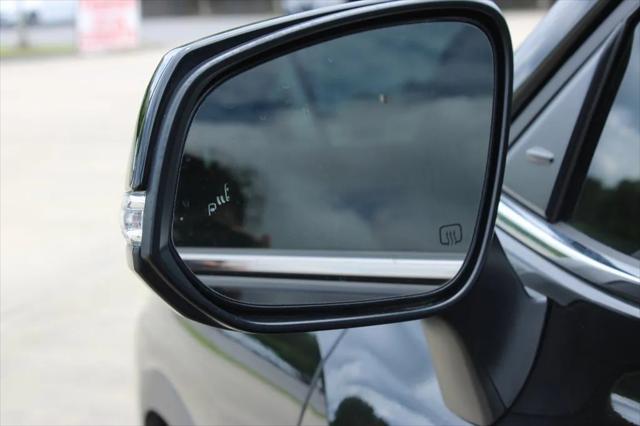 used 2023 Toyota Highlander car, priced at $31,999