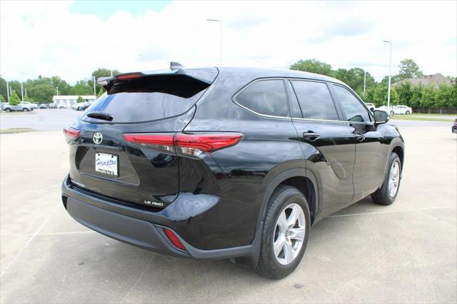 used 2023 Toyota Highlander car, priced at $31,999
