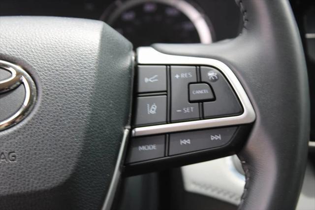 used 2023 Toyota Highlander car, priced at $31,999