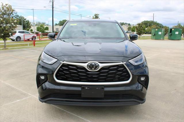 used 2023 Toyota Highlander car, priced at $31,999