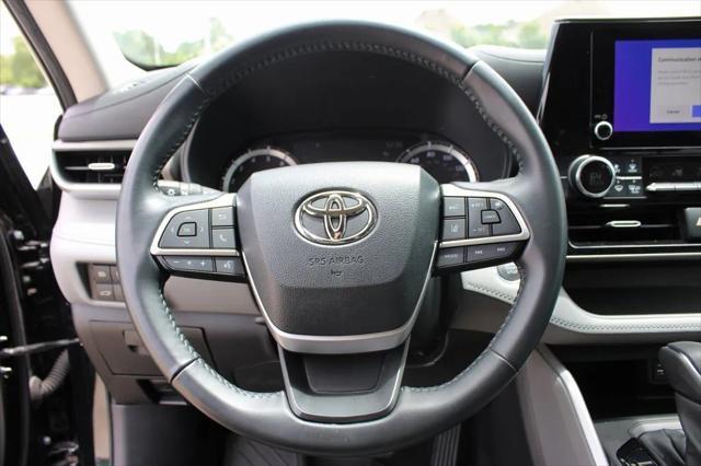 used 2023 Toyota Highlander car, priced at $31,999