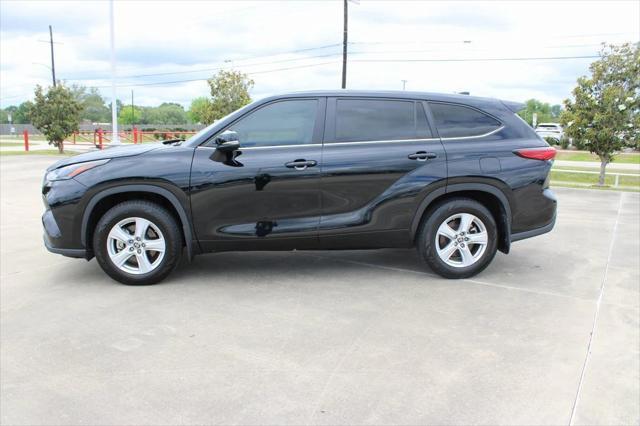 used 2023 Toyota Highlander car, priced at $31,999