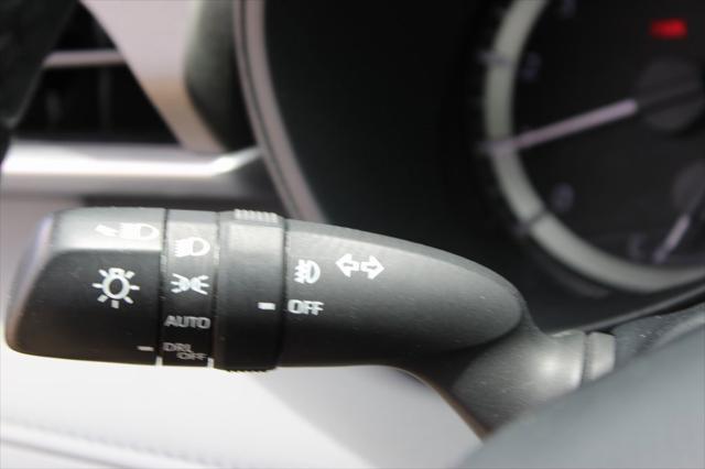 used 2023 Toyota Highlander car, priced at $31,999