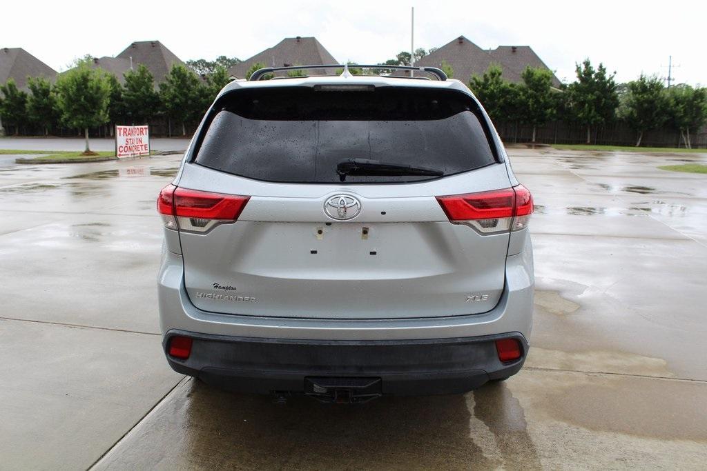 used 2019 Toyota Highlander car