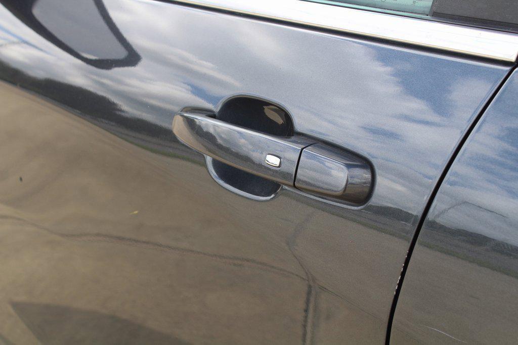 used 2023 Chevrolet Equinox car, priced at $18,995