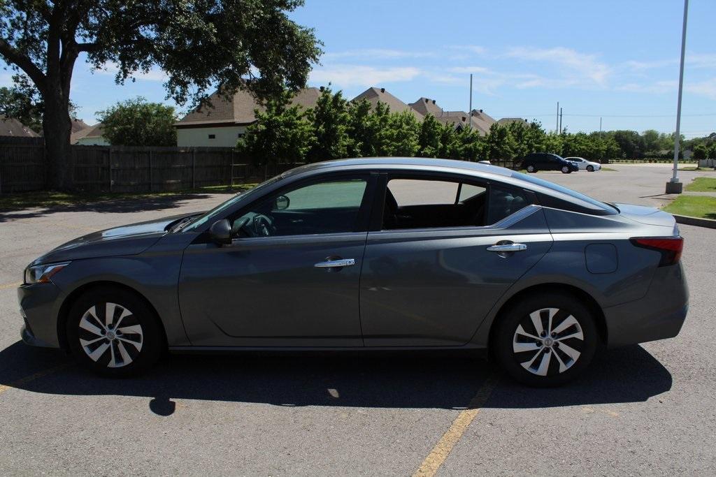 used 2019 Nissan Altima car, priced at $15,999