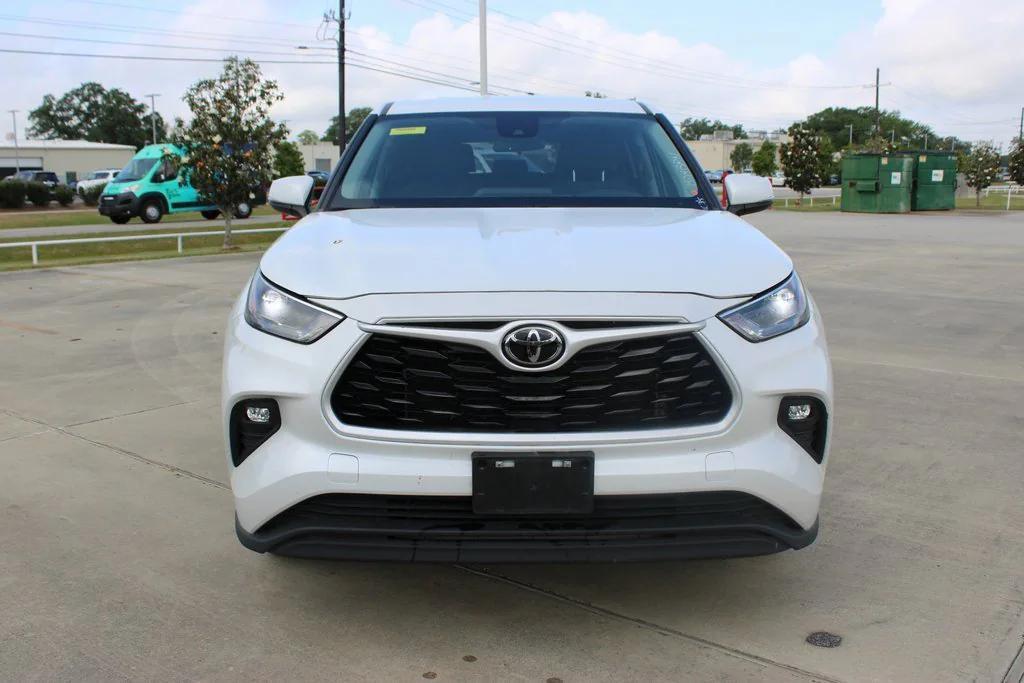used 2023 Toyota Highlander car, priced at $31,295