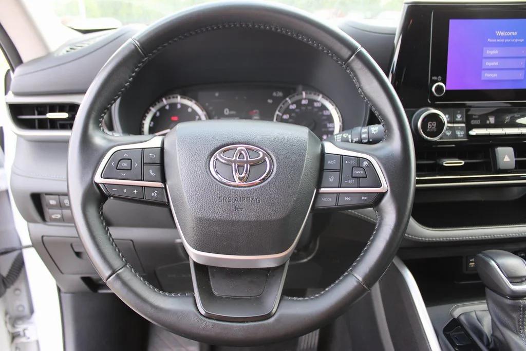 used 2023 Toyota Highlander car, priced at $31,295