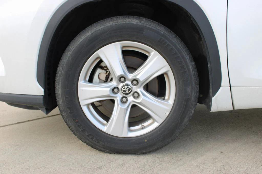 used 2023 Toyota Highlander car, priced at $31,295