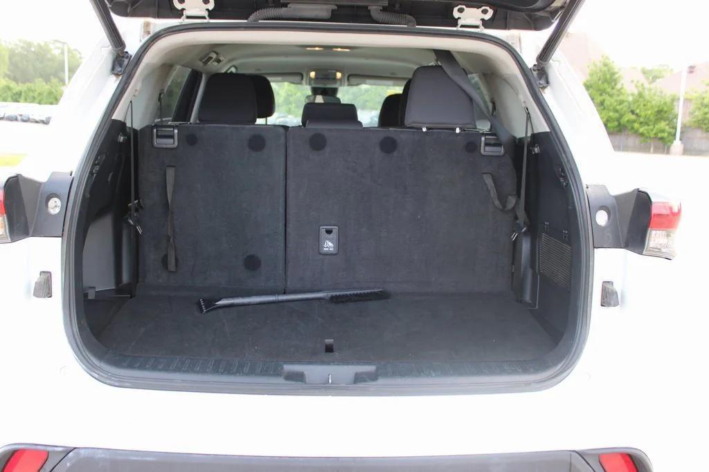 used 2023 Toyota Highlander car, priced at $31,295