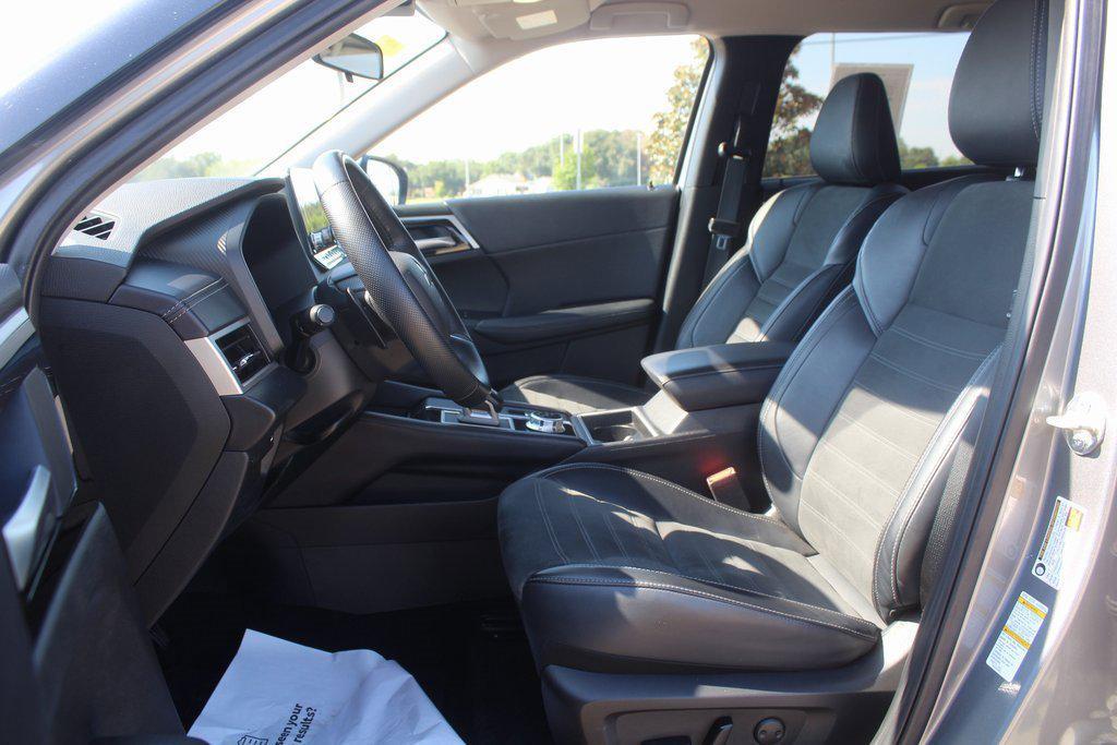 used 2024 Mitsubishi Outlander car, priced at $24,999