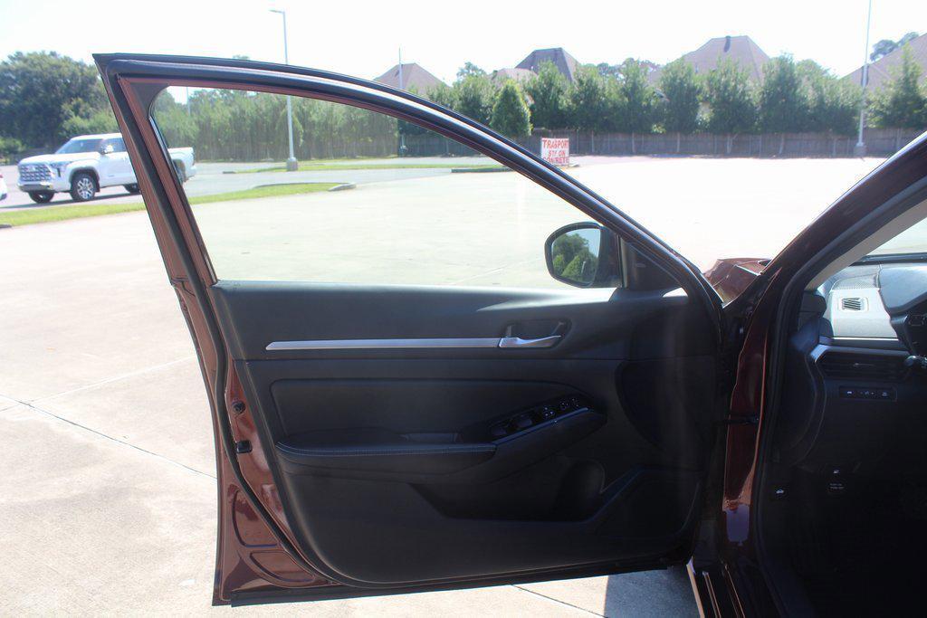 used 2023 Nissan Altima car, priced at $20,999