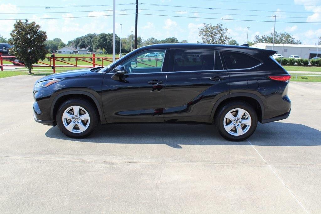 used 2022 Toyota Highlander car, priced at $29,999