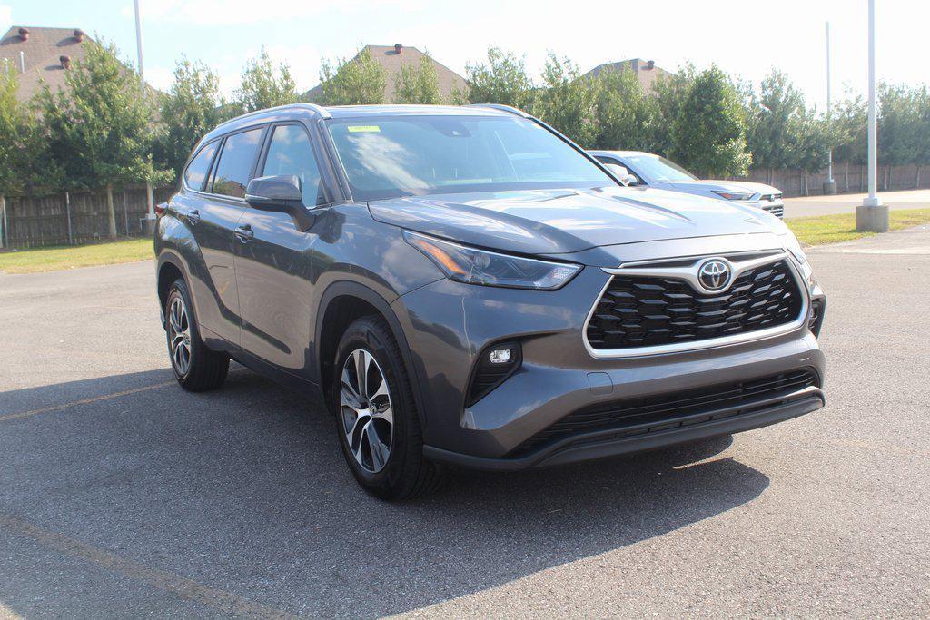 used 2023 Toyota Highlander car, priced at $36,000