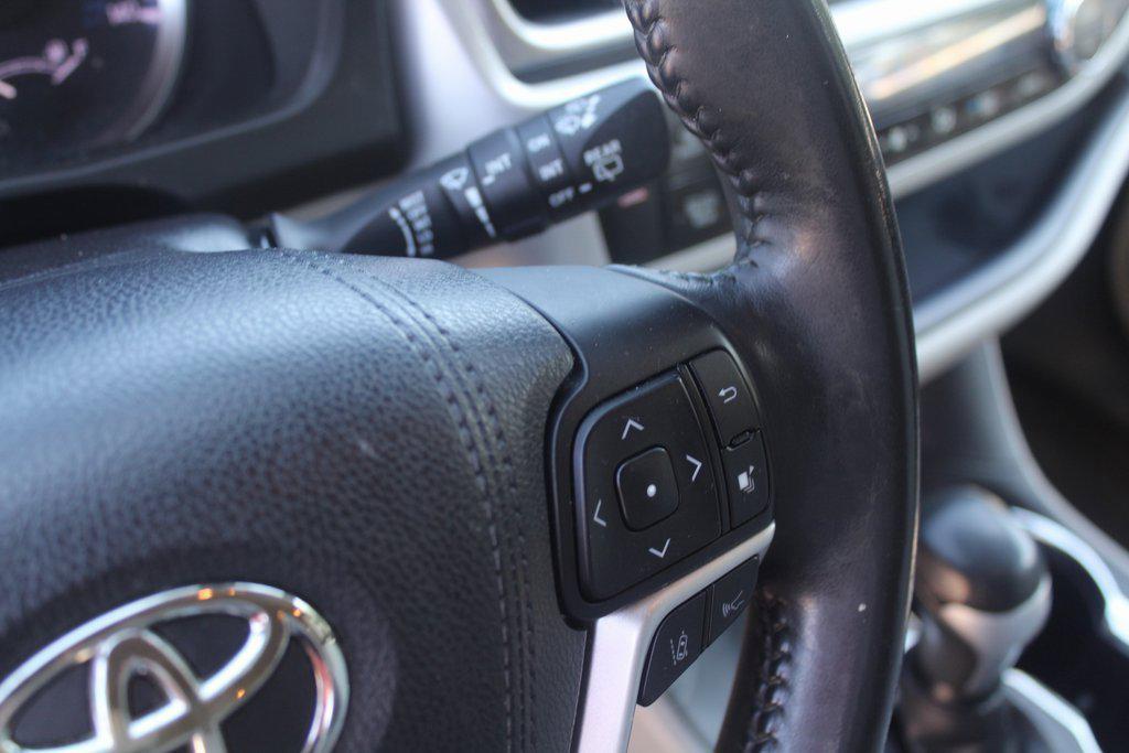 used 2017 Toyota Highlander car, priced at $18,995