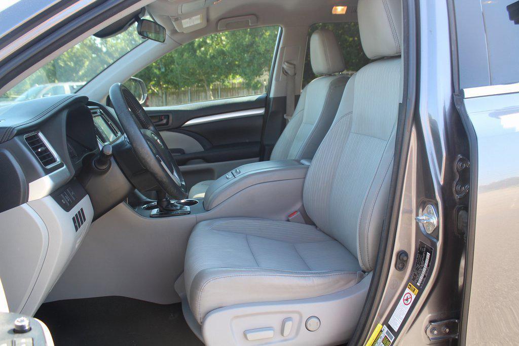 used 2017 Toyota Highlander car, priced at $18,995