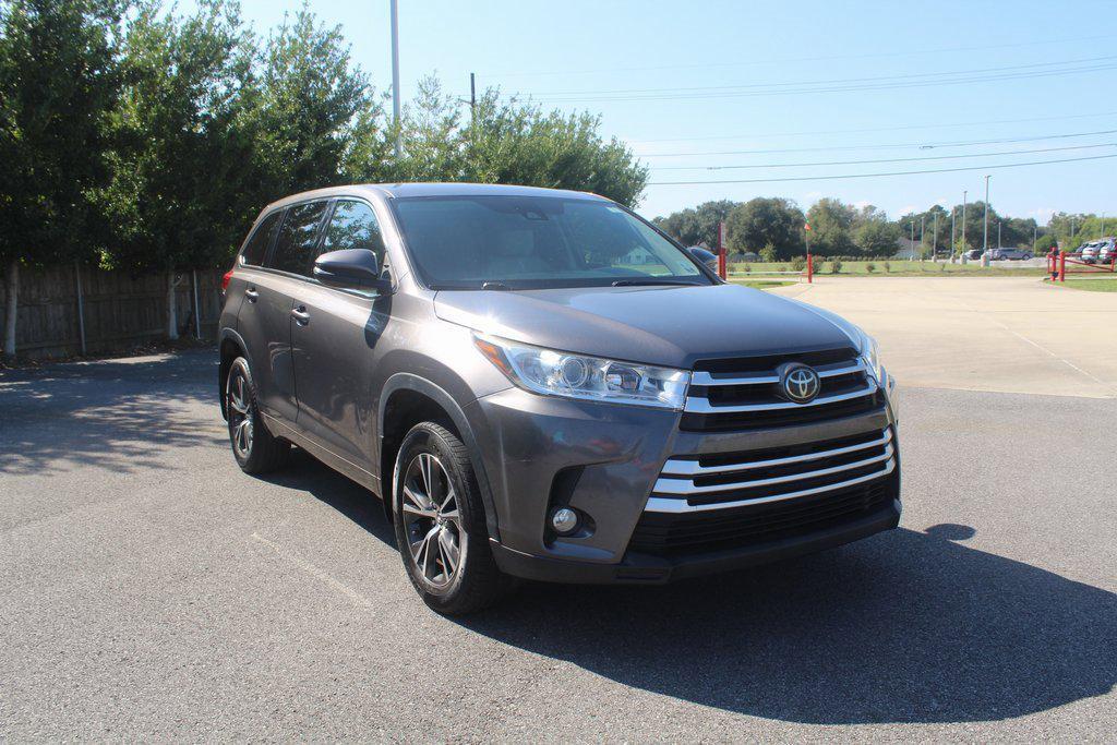 used 2017 Toyota Highlander car, priced at $18,995