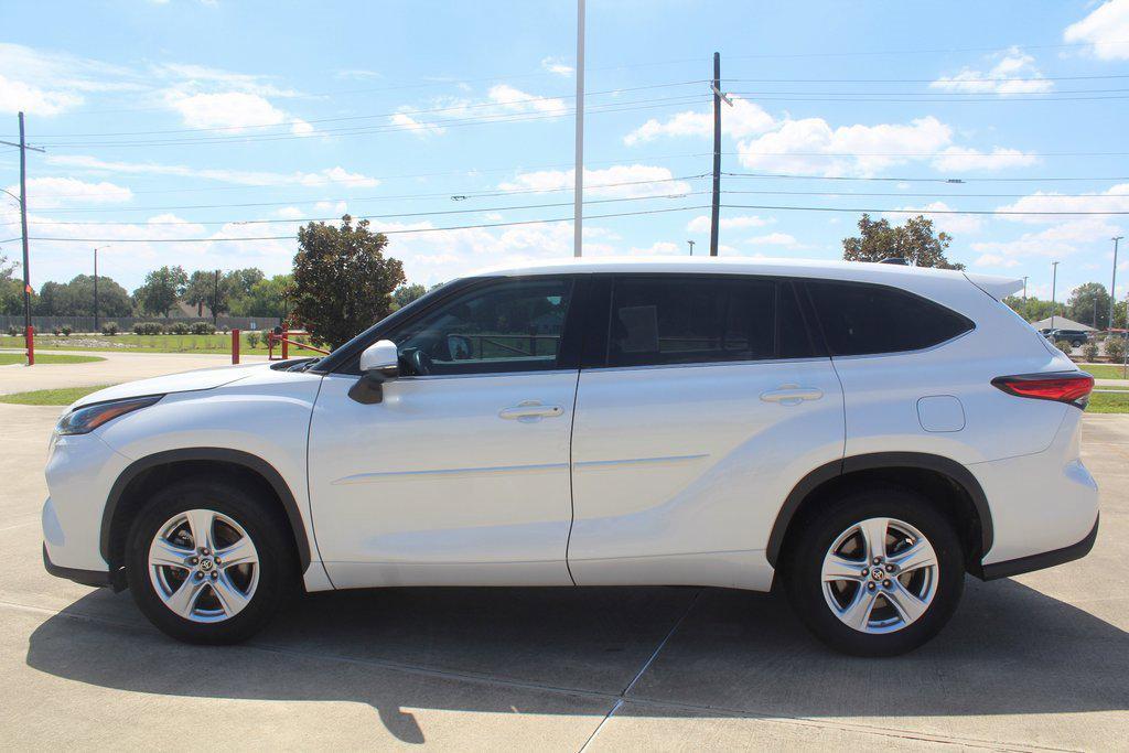 used 2022 Toyota Highlander car, priced at $27,995