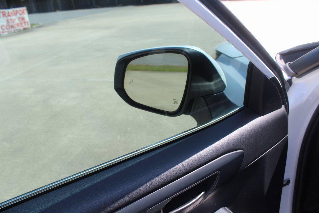 used 2022 Toyota Highlander car, priced at $27,995