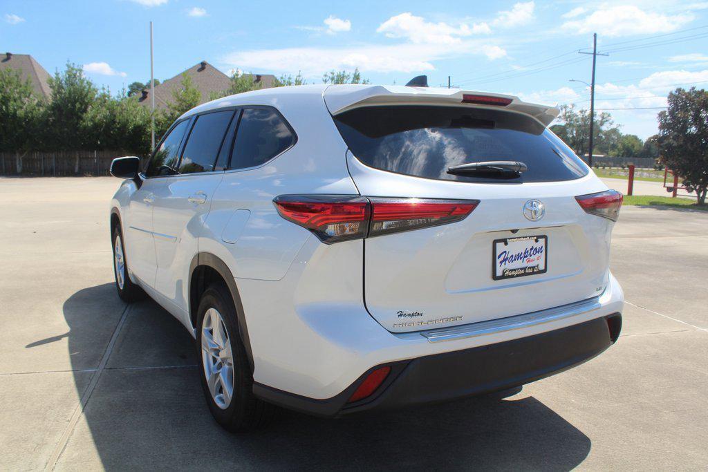 used 2022 Toyota Highlander car, priced at $27,995