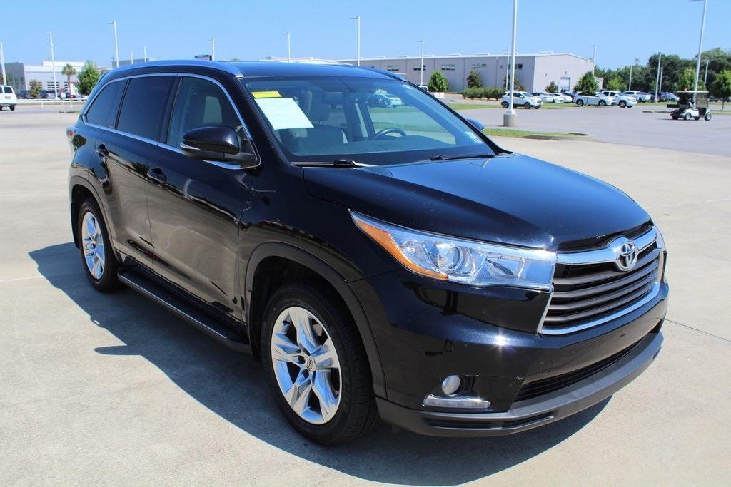 used 2015 Toyota Highlander car, priced at $19,200