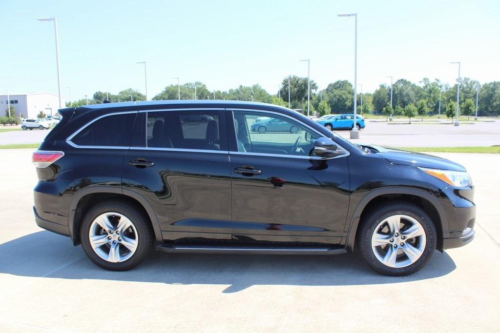 used 2015 Toyota Highlander car, priced at $19,200