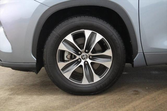 used 2023 Toyota Highlander car, priced at $34,995