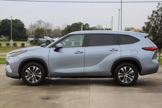 used 2023 Toyota Highlander car, priced at $34,995