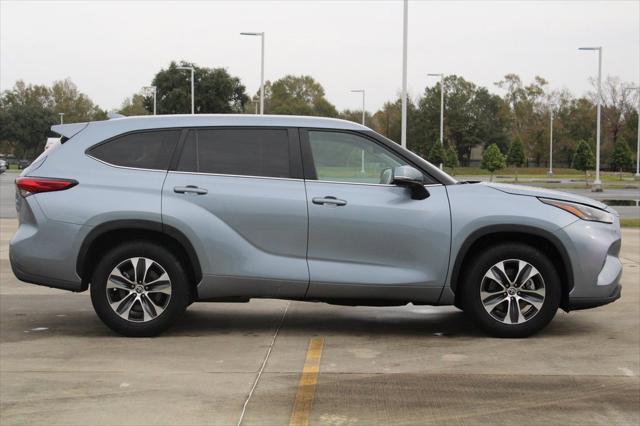 used 2023 Toyota Highlander car, priced at $34,995