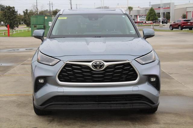 used 2023 Toyota Highlander car, priced at $34,995