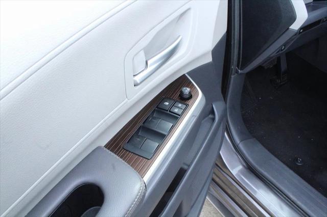 used 2023 Toyota Sienna car, priced at $38,995