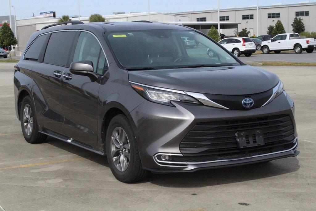 used 2023 Toyota Sienna car, priced at $43,999