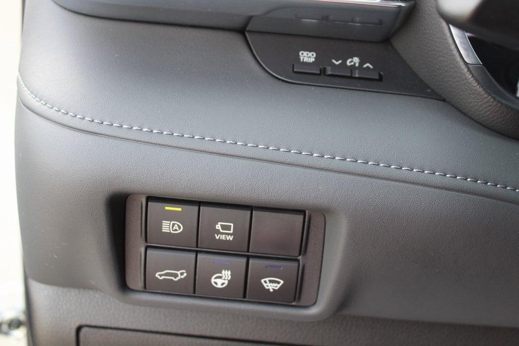 used 2021 Toyota Highlander car, priced at $25,995