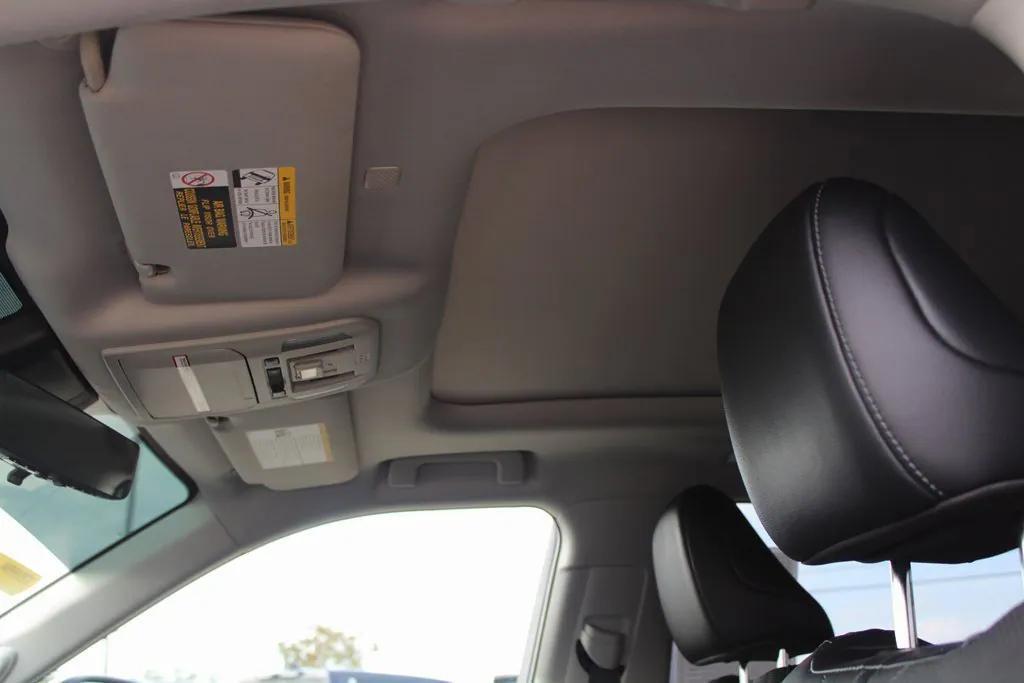 used 2021 Toyota Highlander car, priced at $25,995