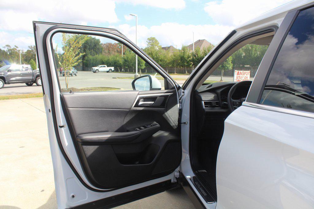 used 2024 Mitsubishi Outlander car, priced at $25,999